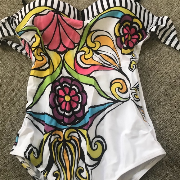 Multi color one piece bathing suit - Picture 4 of 8